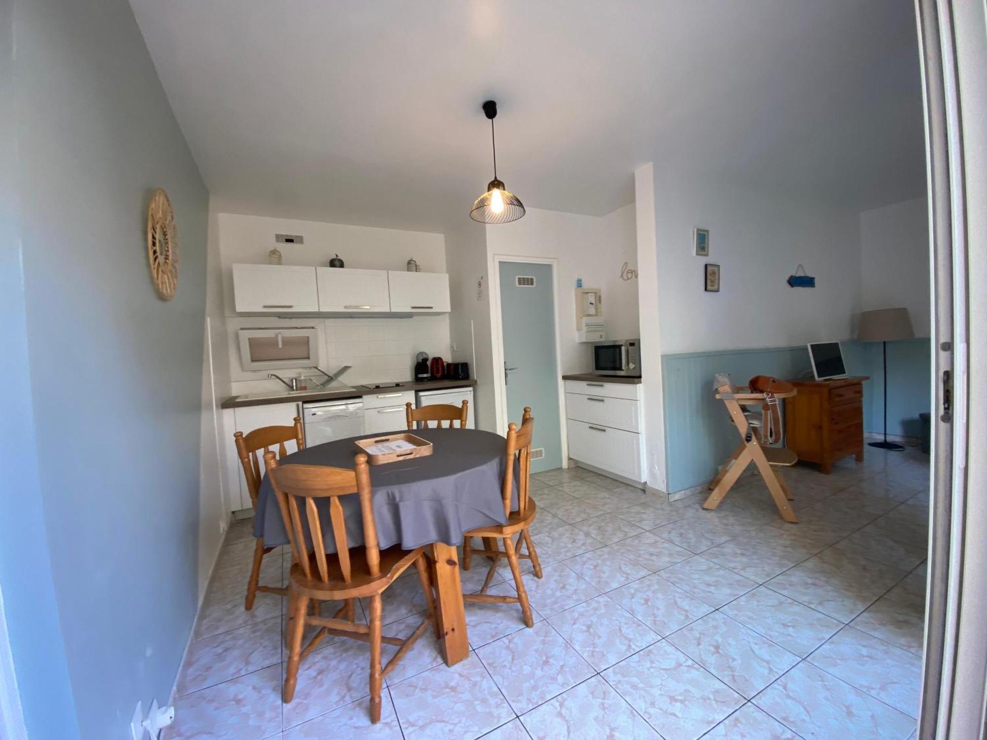 T2 Terrasse, Calme, Proche Et Commodites Holiday home